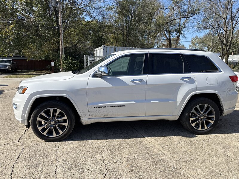 2017 Jeep Grand Cherokee Overland   - Photo 2 - Topeka, KS 66608