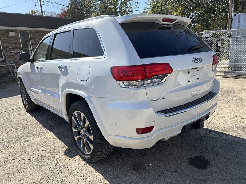 2017 Jeep Grand Cherokee Overland   - Photo 3 - Topeka, KS 66608