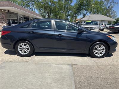 2013 Hyundai SONATA GLS - Photo 2 - Topeka, KS 66608