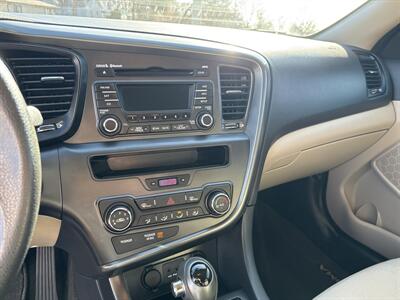 2012 Kia Optima LX   - Photo 18 - Topeka, KS 66608