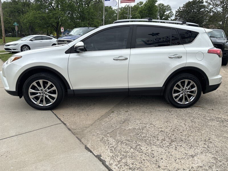 2017 Toyota RAV4 Limited - Photo 6 - Topeka, KS 66608