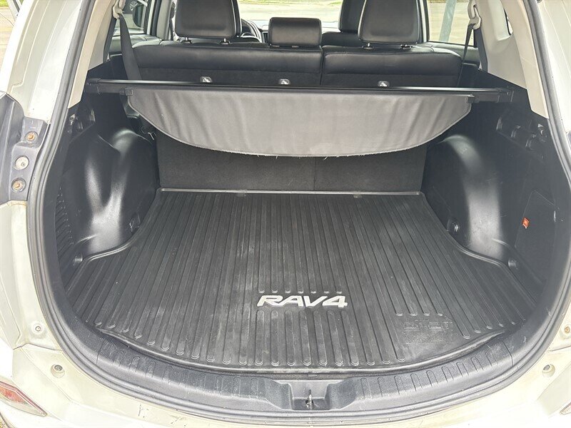 2017 Toyota RAV4 Limited - Photo 26 - Topeka, KS 66608