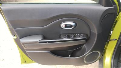 2015 Kia Soul +   - Photo 12 - Topeka, KS 66608