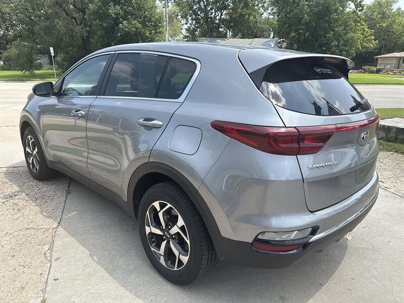 2021 Kia Sportage LX   - Photo 3 - Topeka, KS 66608