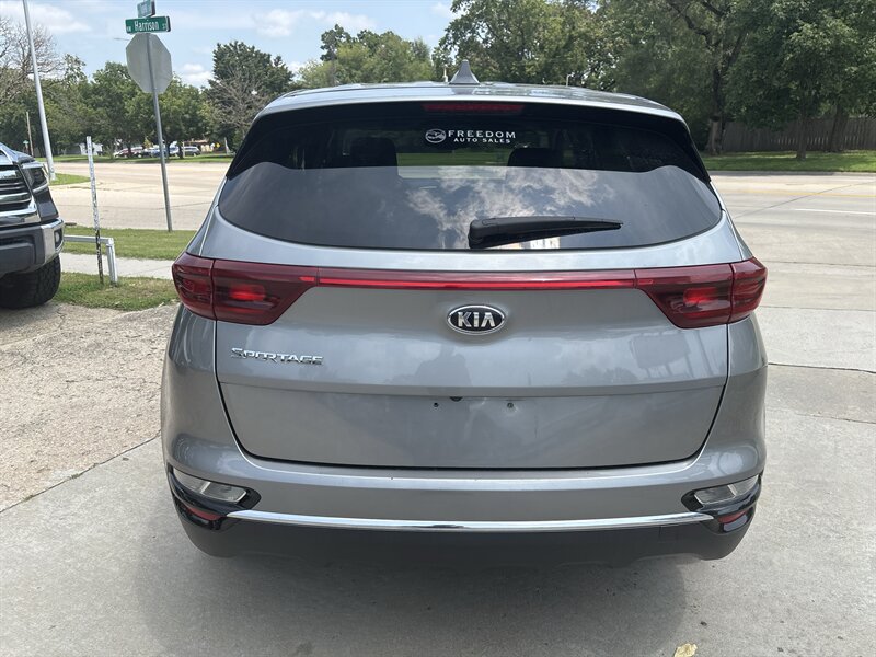 2021 Kia Sportage LX   - Photo 4 - Topeka, KS 66608