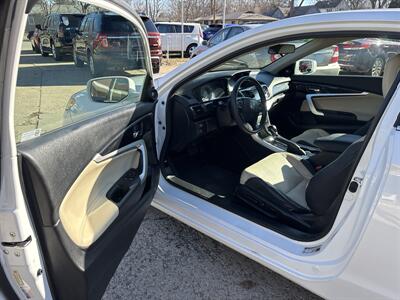 2013 Honda Accord EX-L w/Navi   - Photo 11 - Topeka, KS 66608