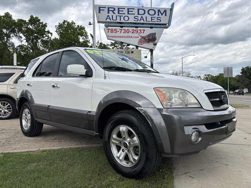 2003 Kia Sorento LX   - Photo 1 - Topeka, KS 66608