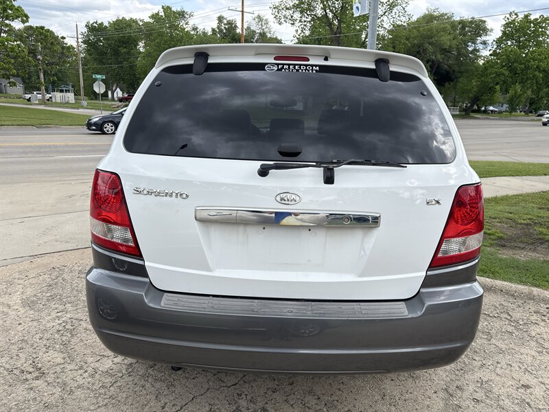 2003 Kia Sorento LX - Photo 4 - Topeka, KS 66608