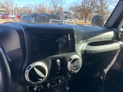 2017 Jeep Wrangler Rubicon   - Photo 18 - Topeka, KS 66608