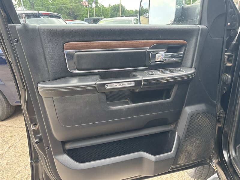 2014 RAM 3500 Laramie - Photo 10 - Topeka, KS 66608