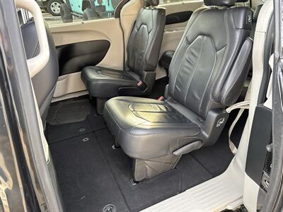 2018 Chrysler Pacifica Touring L   - Photo 19 - Topeka, KS 66608