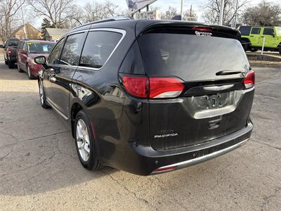 2018 Chrysler Pacifica Touring L   - Photo 5 - Topeka, KS 66608