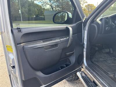 2013 GMC Sierra 1500 SLE   - Photo 7 - Topeka, KS 66608