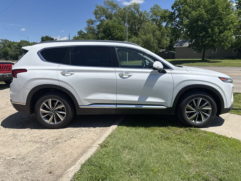 2020 Hyundai SANTA FE SEL - Photo 2 - Topeka, KS 66608