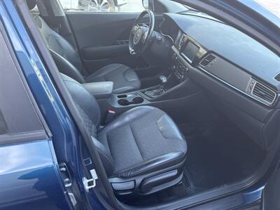 2017 Kia Niro EX - Photo 2 - Topeka, KS 66608
