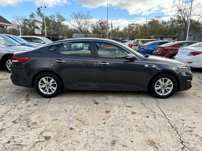 2018 Kia Optima LX   - Photo 5 - Topeka, KS 66608