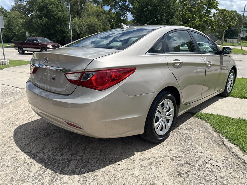 2011 Hyundai SONATA GLS   - Photo 3 - Topeka, KS 66608