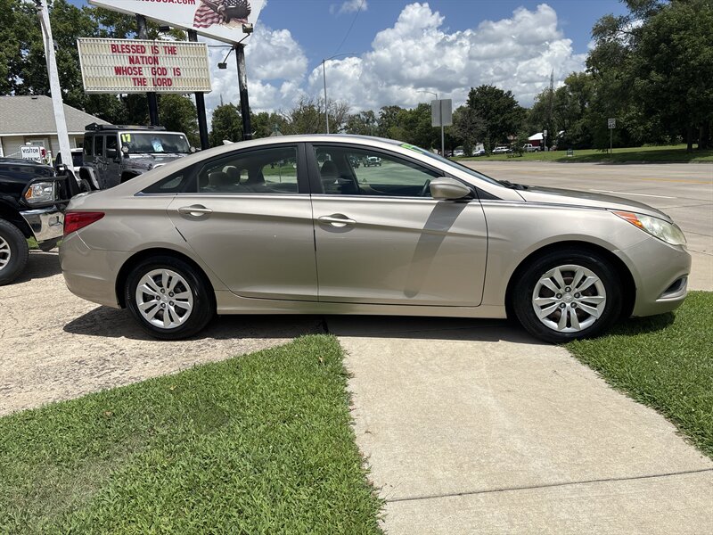 2011 Hyundai SONATA GLS   - Photo 2 - Topeka, KS 66608
