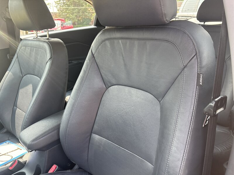 2016 Kia Rio 5-Door EX   - Photo 12 - Topeka, KS 66608