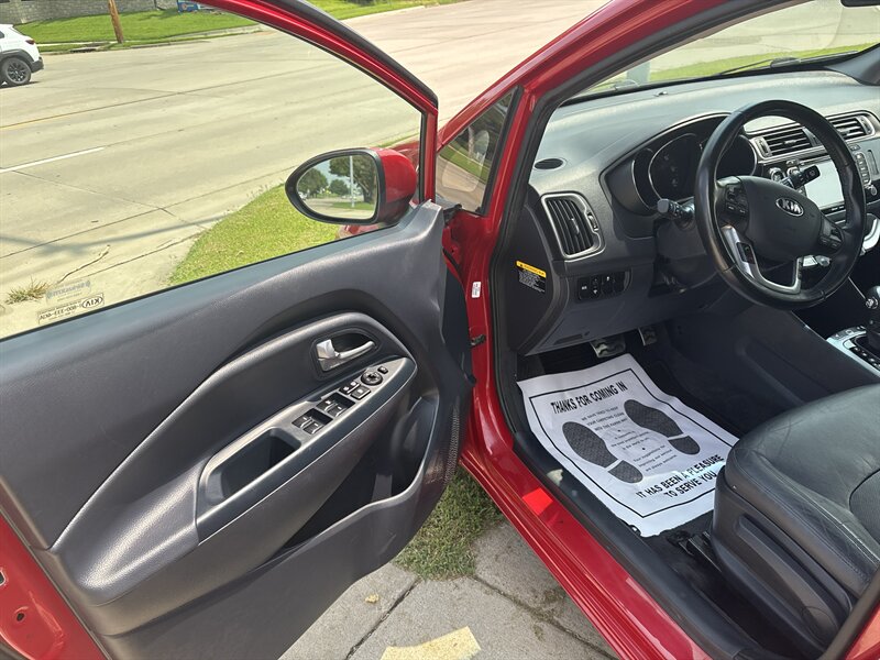 2016 Kia Rio 5-Door EX   - Photo 9 - Topeka, KS 66608