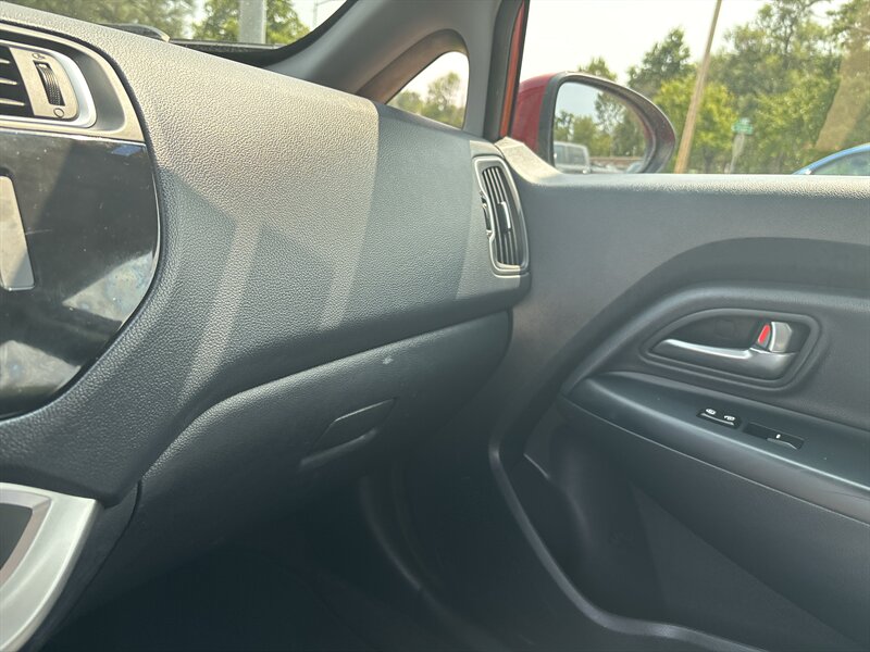 2016 Kia Rio 5-Door EX   - Photo 18 - Topeka, KS 66608