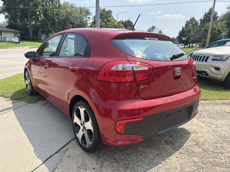 2016 Kia Rio 5-Door EX   - Photo 4 - Topeka, KS 66608