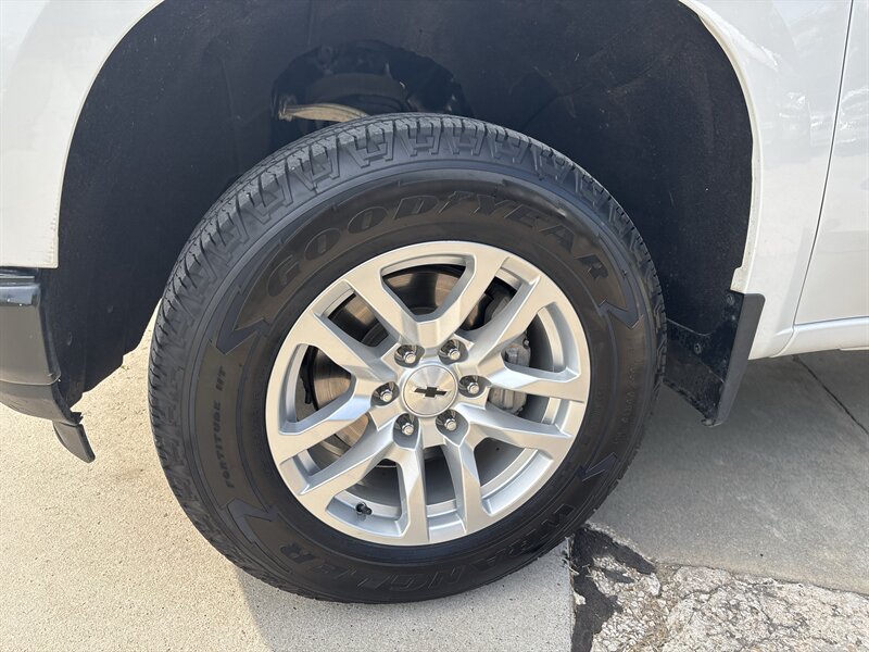 2020 Chevrolet Silverado 1500 LT   - Photo 9 - Topeka, KS 66608