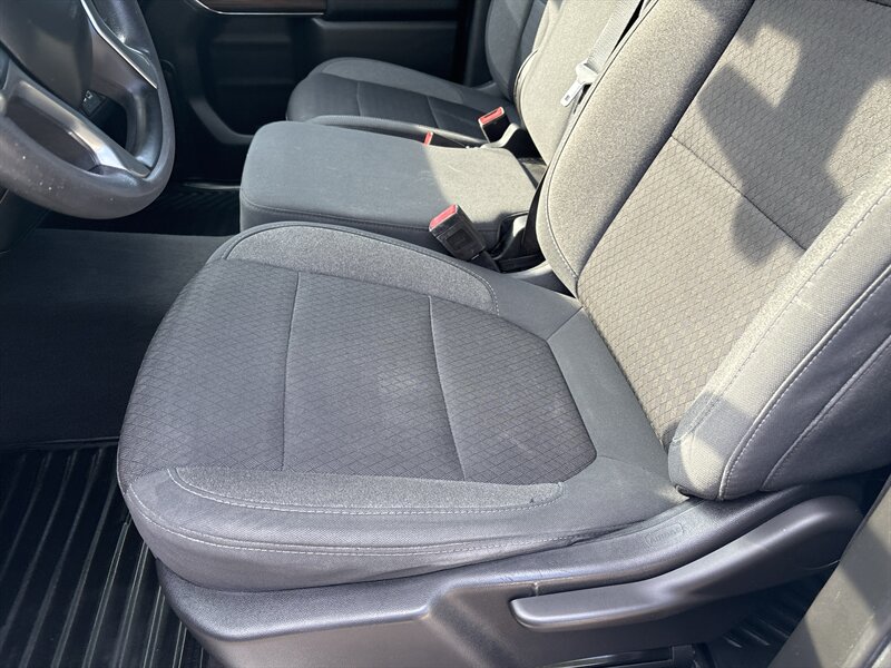 2020 Chevrolet Silverado 1500 LT   - Photo 12 - Topeka, KS 66608