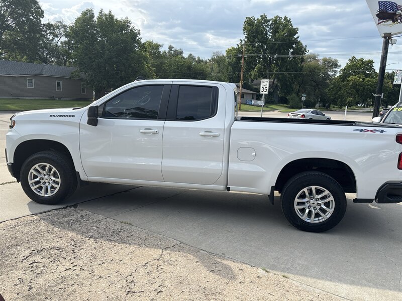 2020 Chevrolet Silverado 1500 LT   - Photo 2 - Topeka, KS 66608