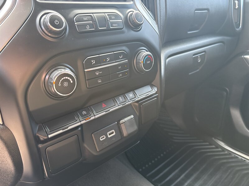 2020 Chevrolet Silverado 1500 LT   - Photo 17 - Topeka, KS 66608