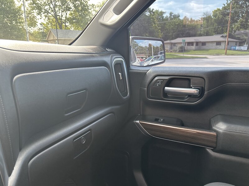 2020 Chevrolet Silverado 1500 LT   - Photo 18 - Topeka, KS 66608