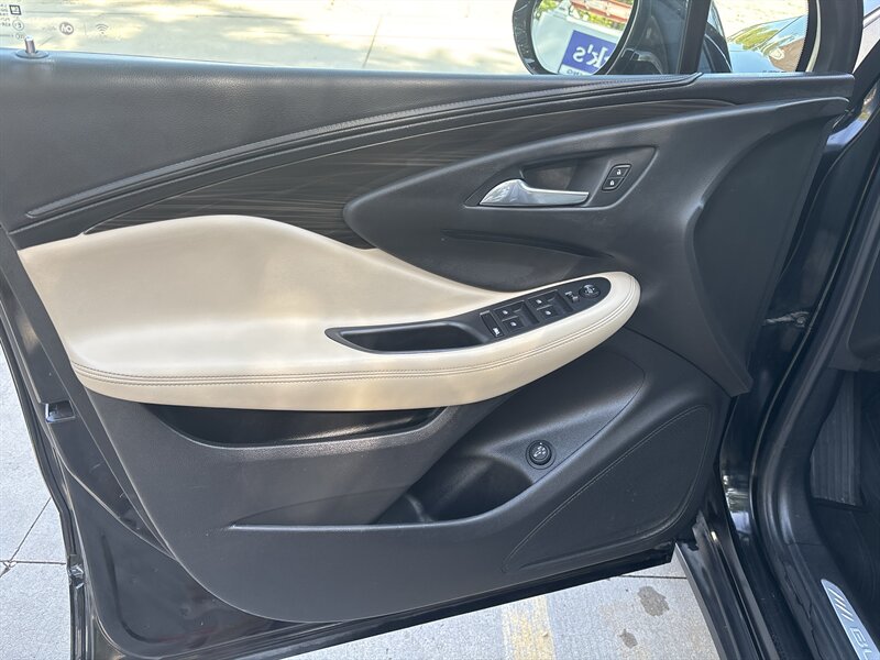 2019 Buick Envision Preferred   - Photo 13 - Topeka, KS 66608