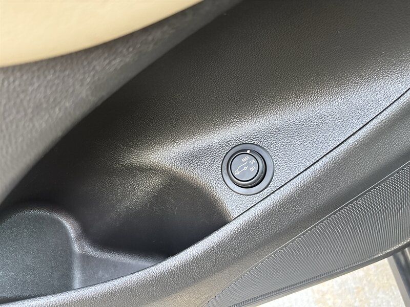 2019 Buick Envision Preferred   - Photo 14 - Topeka, KS 66608