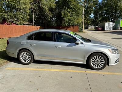 2017 Volkswagen Passat 1.8T SE   - Photo 4 - Topeka, KS 66608