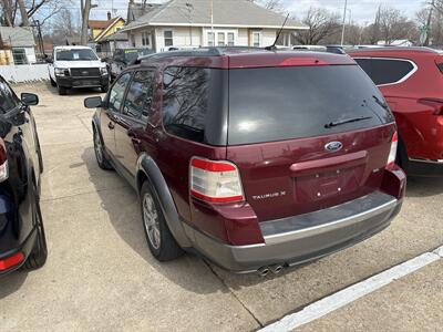 2008 Ford Taurus X SEL   - Photo 2 - Topeka, KS 66608