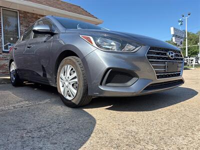 2019 Hyundai Accent SE   - Photo 1 - Topeka, KS 66608