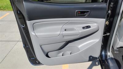 2014 Toyota Tacoma V6   - Photo 39 - Topeka, KS 66608