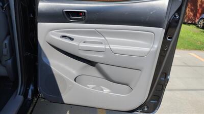 2014 Toyota Tacoma V6   - Photo 36 - Topeka, KS 66608