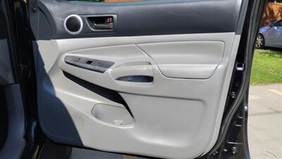 2014 Toyota Tacoma V6   - Photo 30 - Topeka, KS 66608