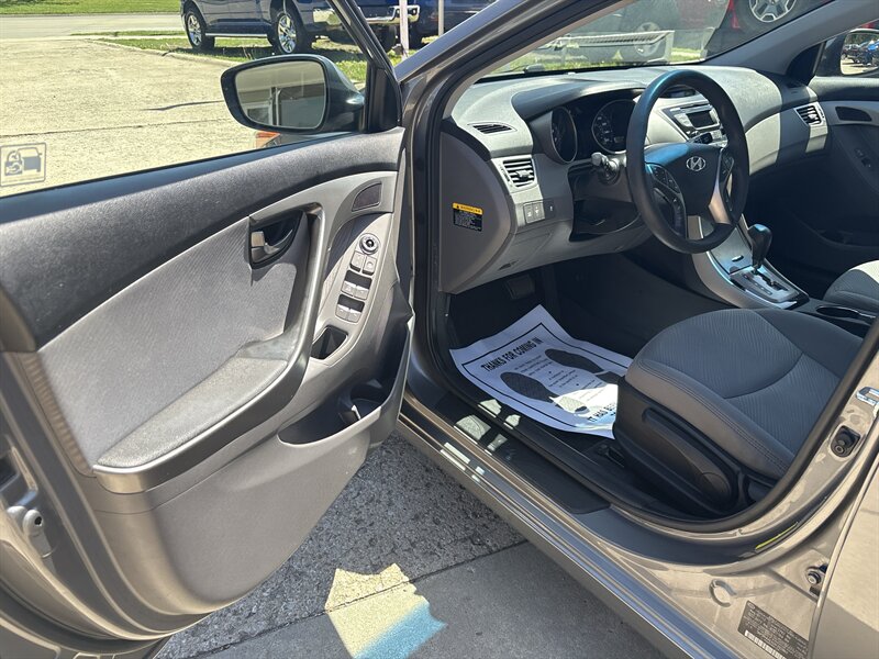 2013 Hyundai ELANTRA GLS - Photo 11 - Topeka, KS 66608