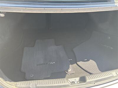 2013 Hyundai ELANTRA GLS - Photo 24 - Topeka, KS 66608