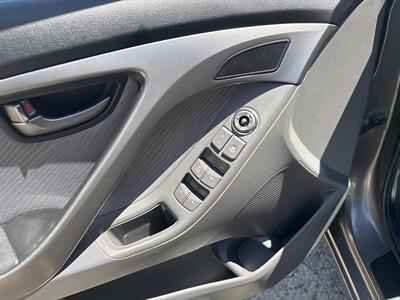 2013 Hyundai ELANTRA GLS - Photo 12 - Topeka, KS 66608
