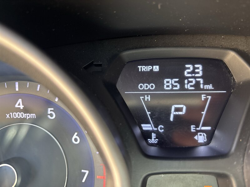 2013 Hyundai ELANTRA GLS - Photo 16 - Topeka, KS 66608