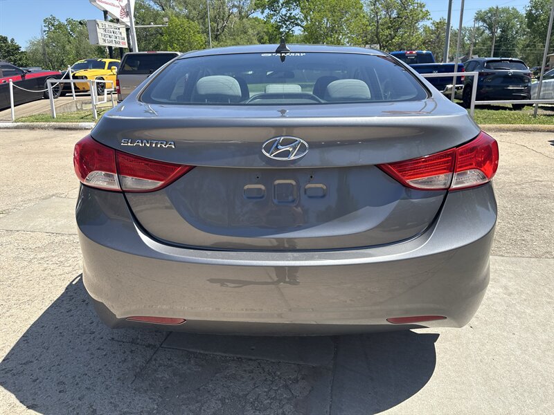 2013 Hyundai ELANTRA GLS - Photo 4 - Topeka, KS 66608