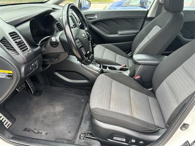 2017 Kia Forte LX   - Photo 16 - Topeka, KS 66608