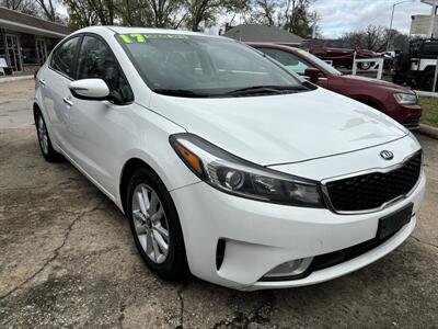 2017 Kia Forte LX   - Photo 4 - Topeka, KS 66608