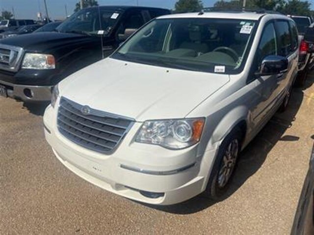 2008 Chrysler Town & Country Limited   - Photo 1 - Topeka, KS 66608