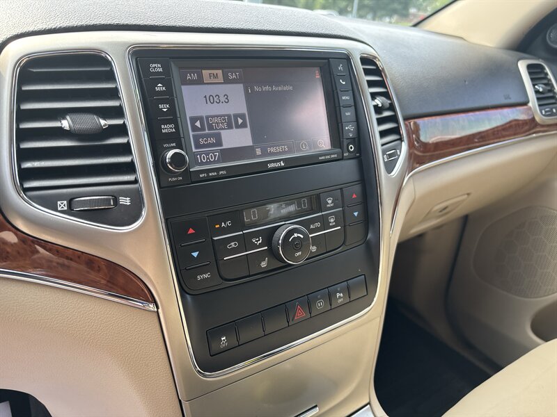 2012 Jeep Grand Cherokee Limited   - Photo 15 - Topeka, KS 66608