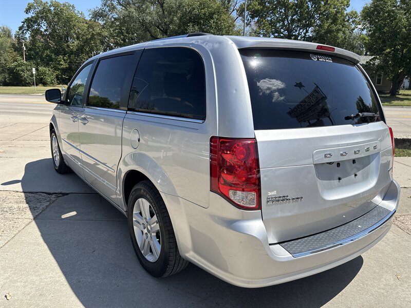 2011 Dodge Grand Caravan Crew   - Photo 3 - Topeka, KS 66608