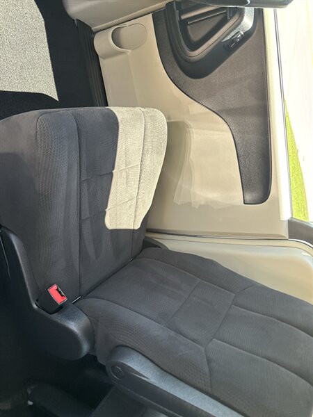 2011 Dodge Grand Caravan Crew   - Photo 19 - Topeka, KS 66608